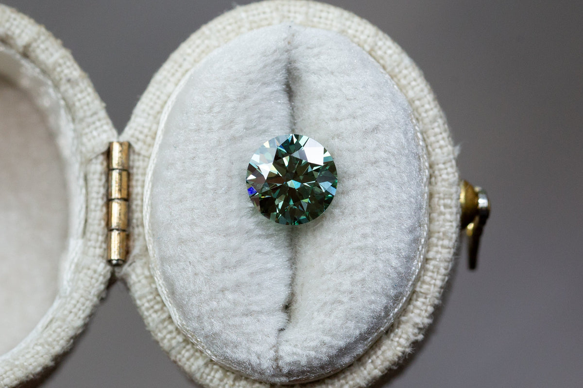 1.51ct Fancy Vivid Green Round Lab Diamond, VS1
