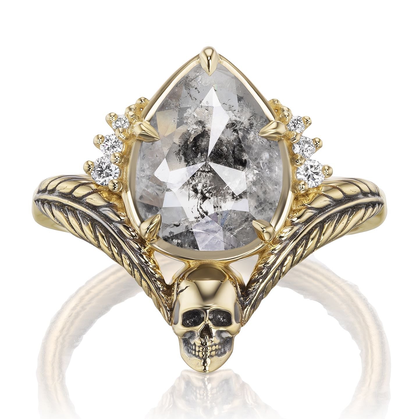 ・Winona・Pear Salt + Pepper Diamond, Skulls & Leaves (2.51ct)