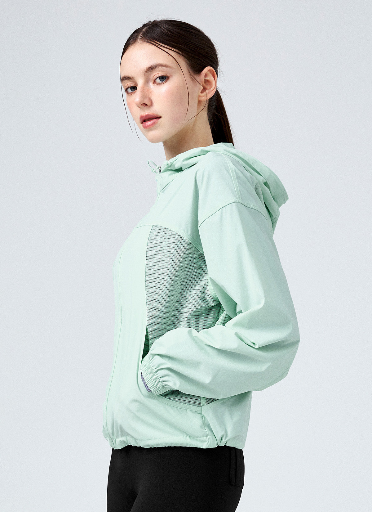 Airy Mesh Hood Crop Windbreaker