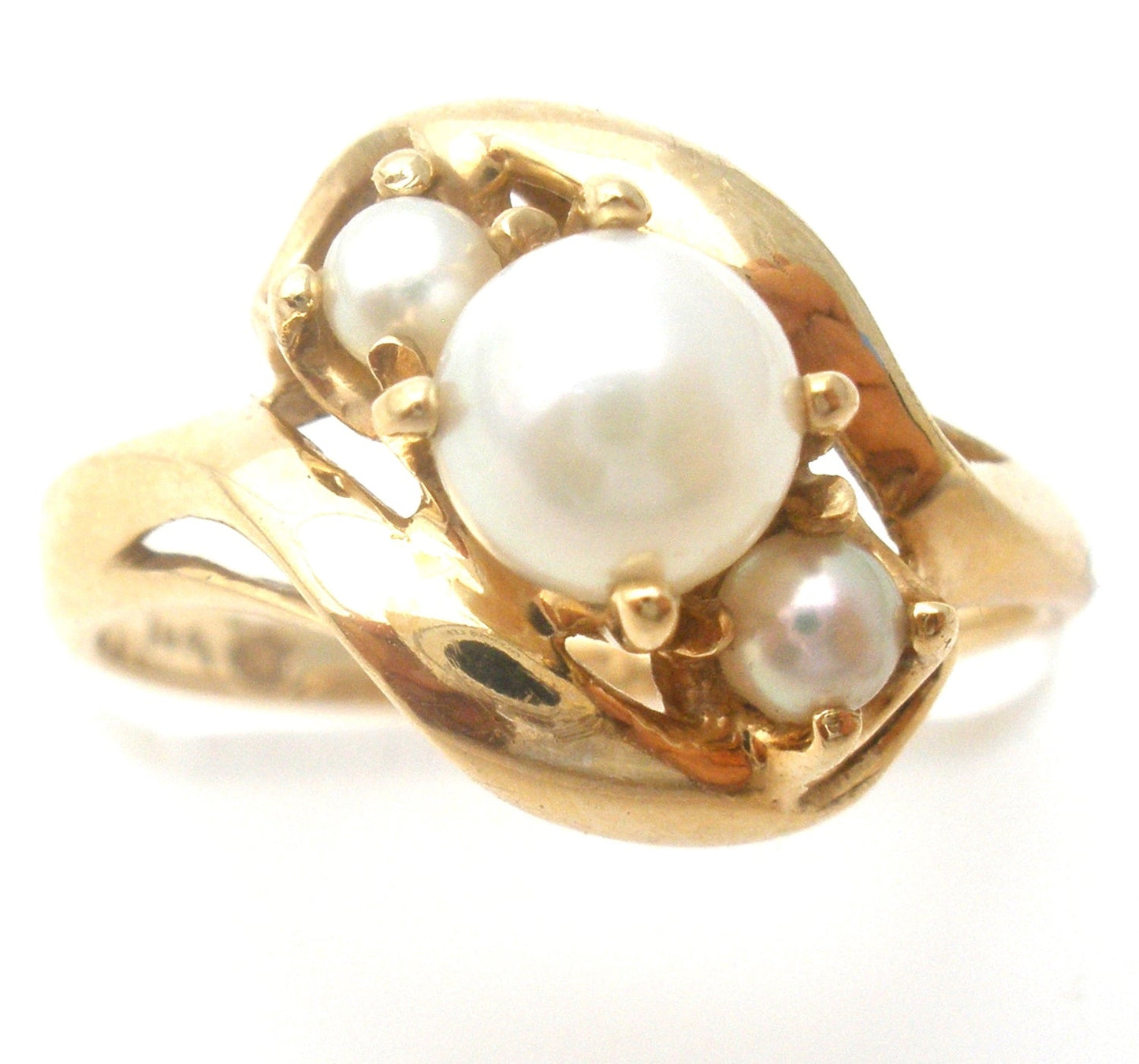10K Gold Triple Pearl Ring JJ Size 5.5