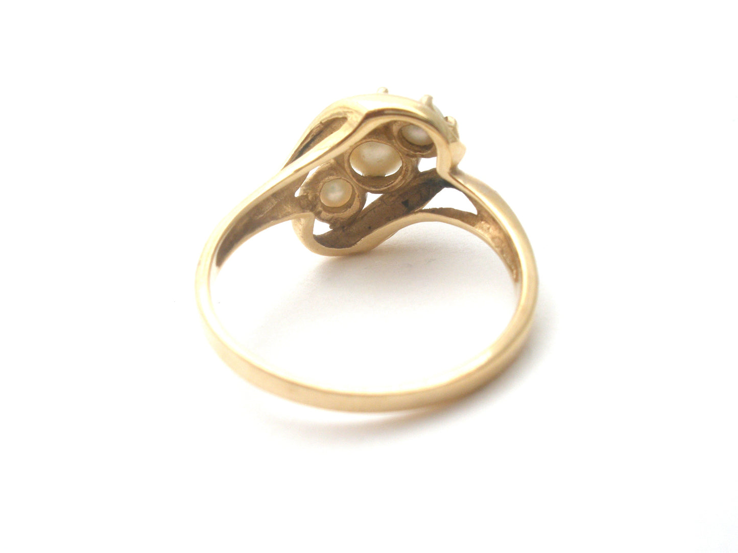10K Gold Triple Pearl Ring JJ Size 5.5