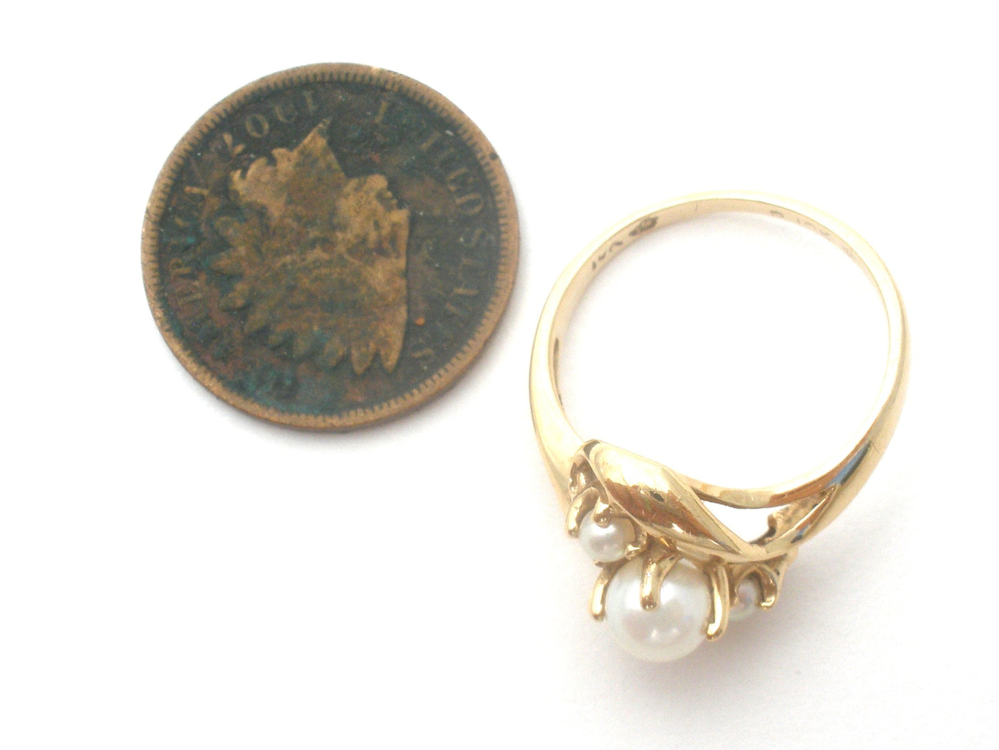 10K Gold Triple Pearl Ring JJ Size 5.5