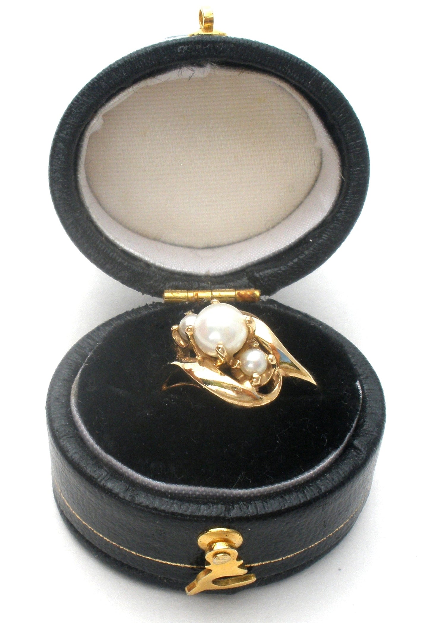 10K Gold Triple Pearl Ring JJ Size 5.5