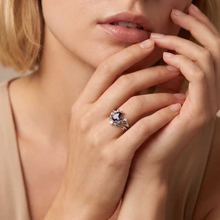Iris’s Vine | Vintage Pear Alexandrite & Moonstone Bridal Set 2pcs
