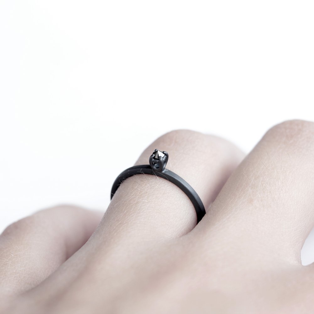 DIAMOND THORN RING