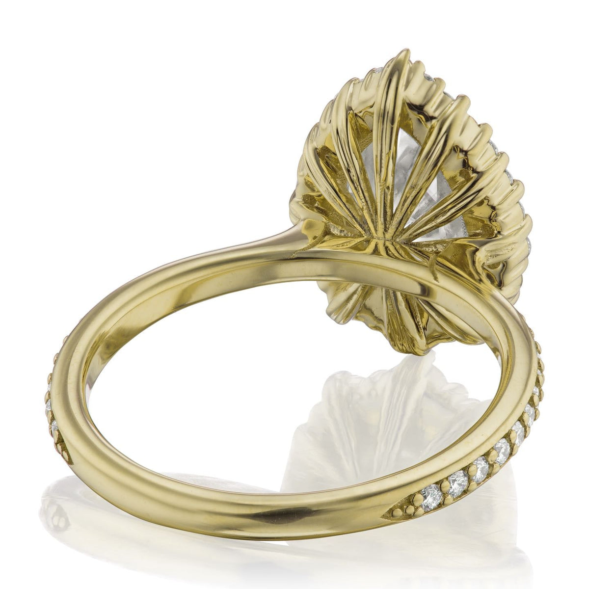 ・CELESTE・Pear Lab-Grown Diamond Center, Diamond Halo (2.5ctw+)