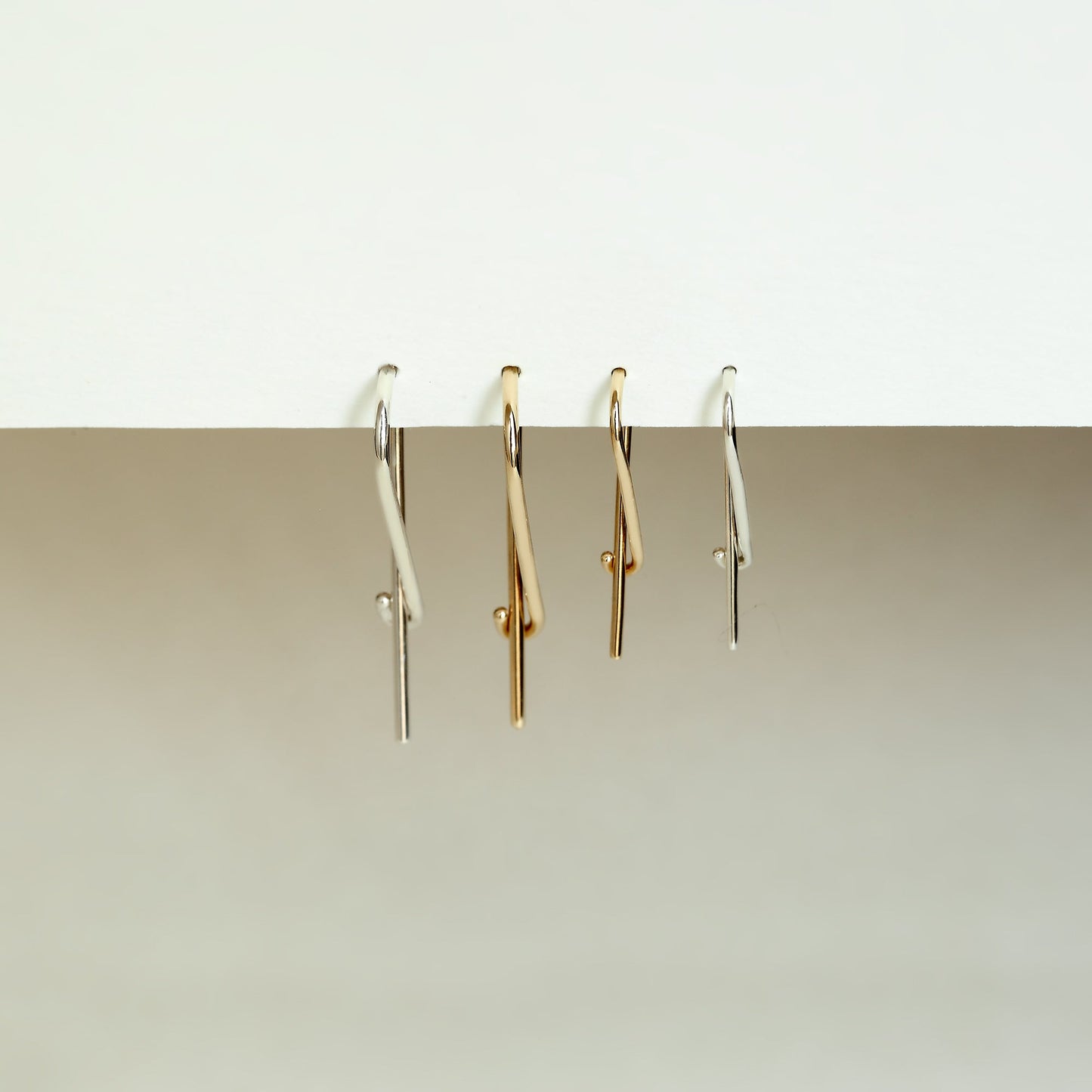 SMALL SAFETY PIN GOLD EARRING