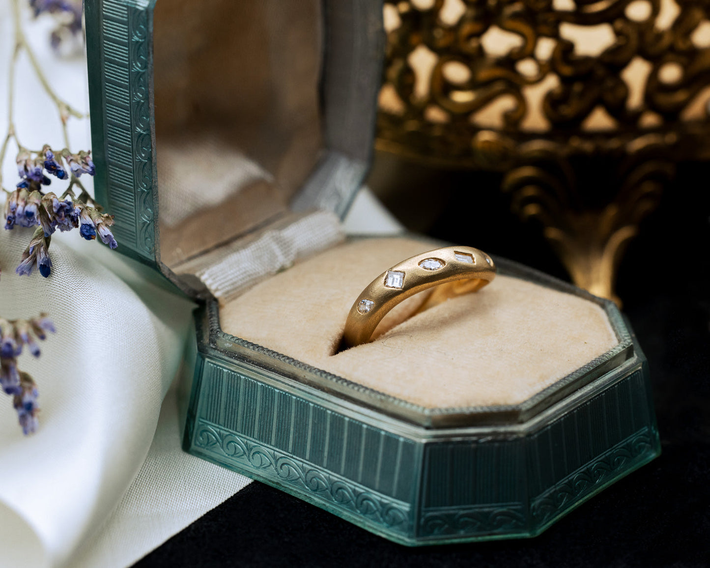 Multi Diamond Vintage Women's Ring In Brushed 18K Yellow Gold