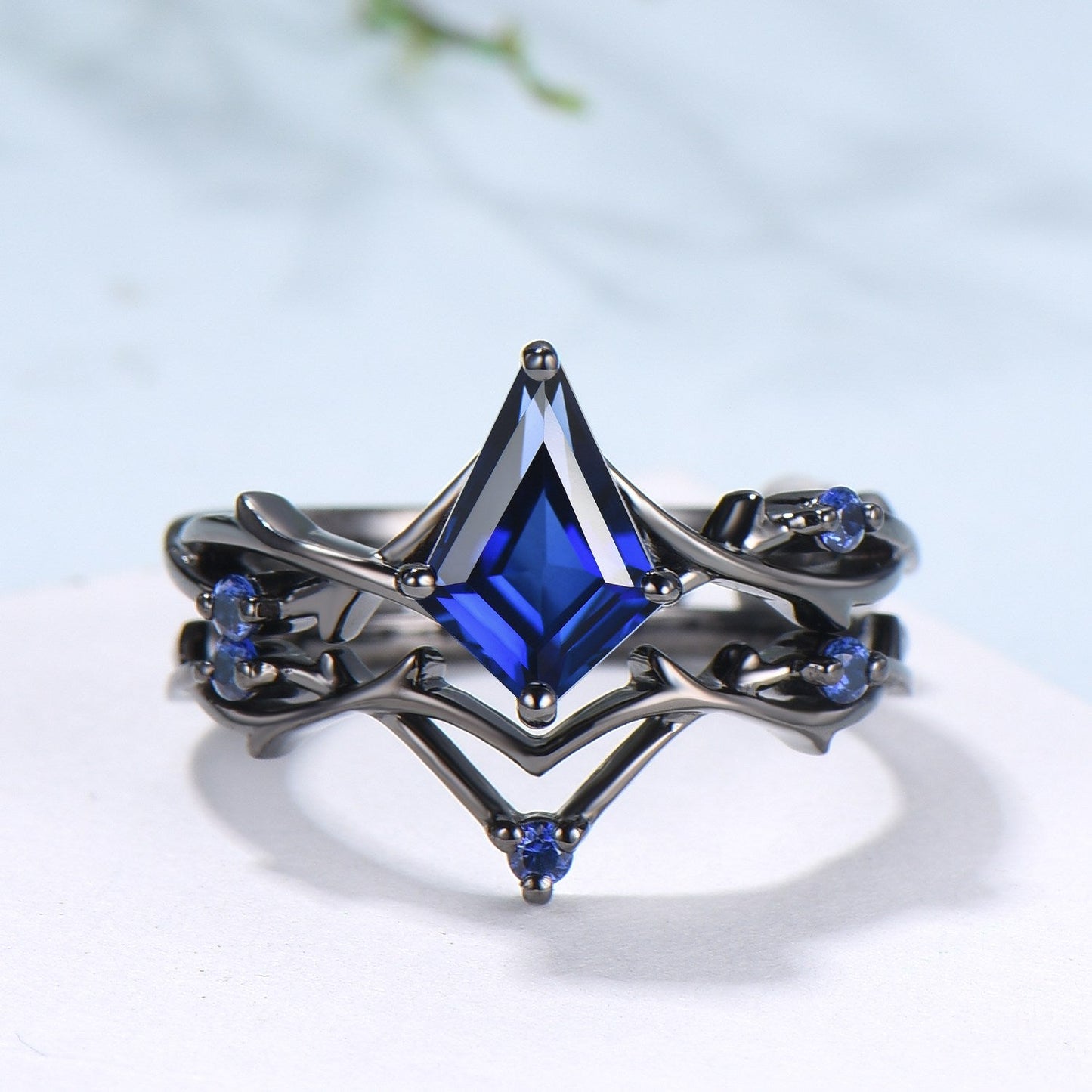 Art Deco black gold blue sapphire engagement ring set split shank kite cut blue sapphire wedding ring elegant anniversary bridal set women