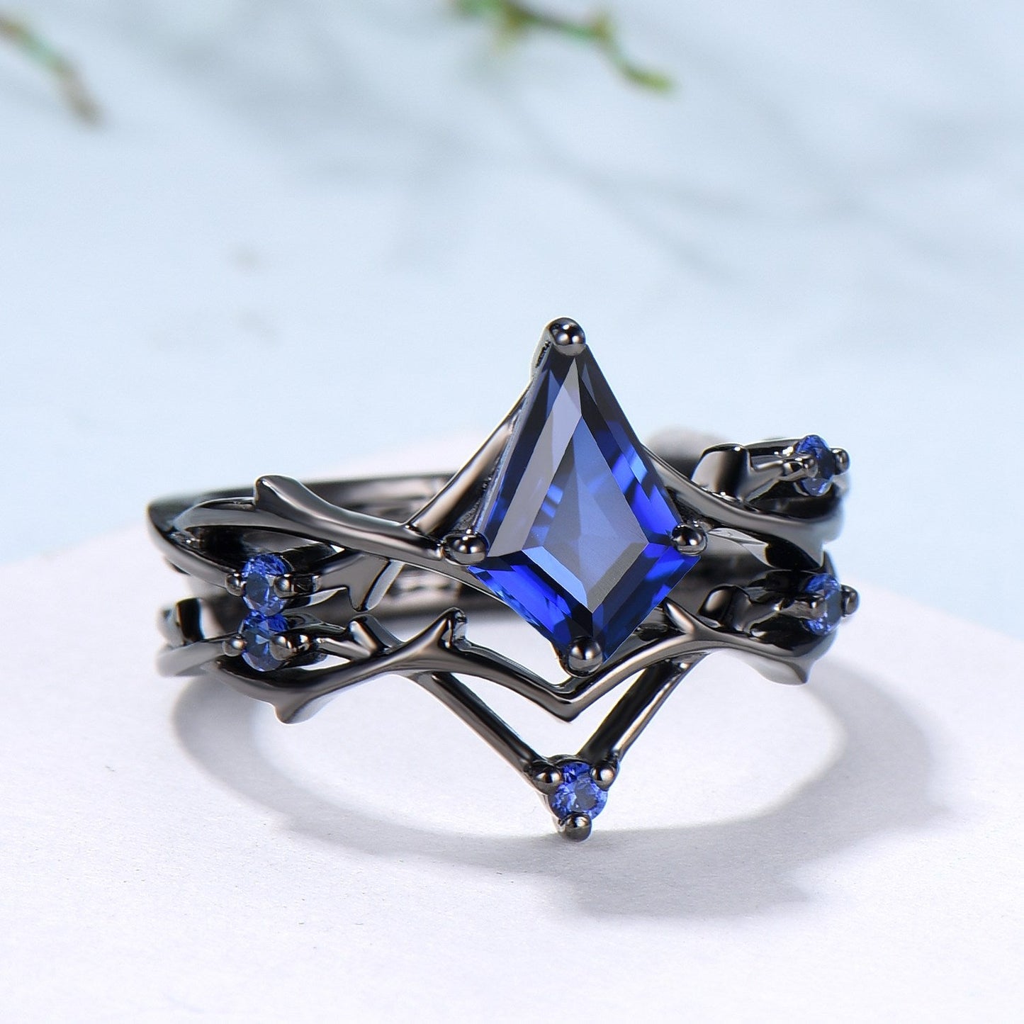 Art Deco black gold blue sapphire engagement ring set split shank kite cut blue sapphire wedding ring elegant anniversary bridal set women