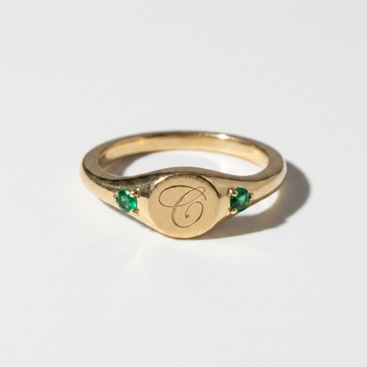 The Classic Round Signet Ring | Lab-Grown Emerald