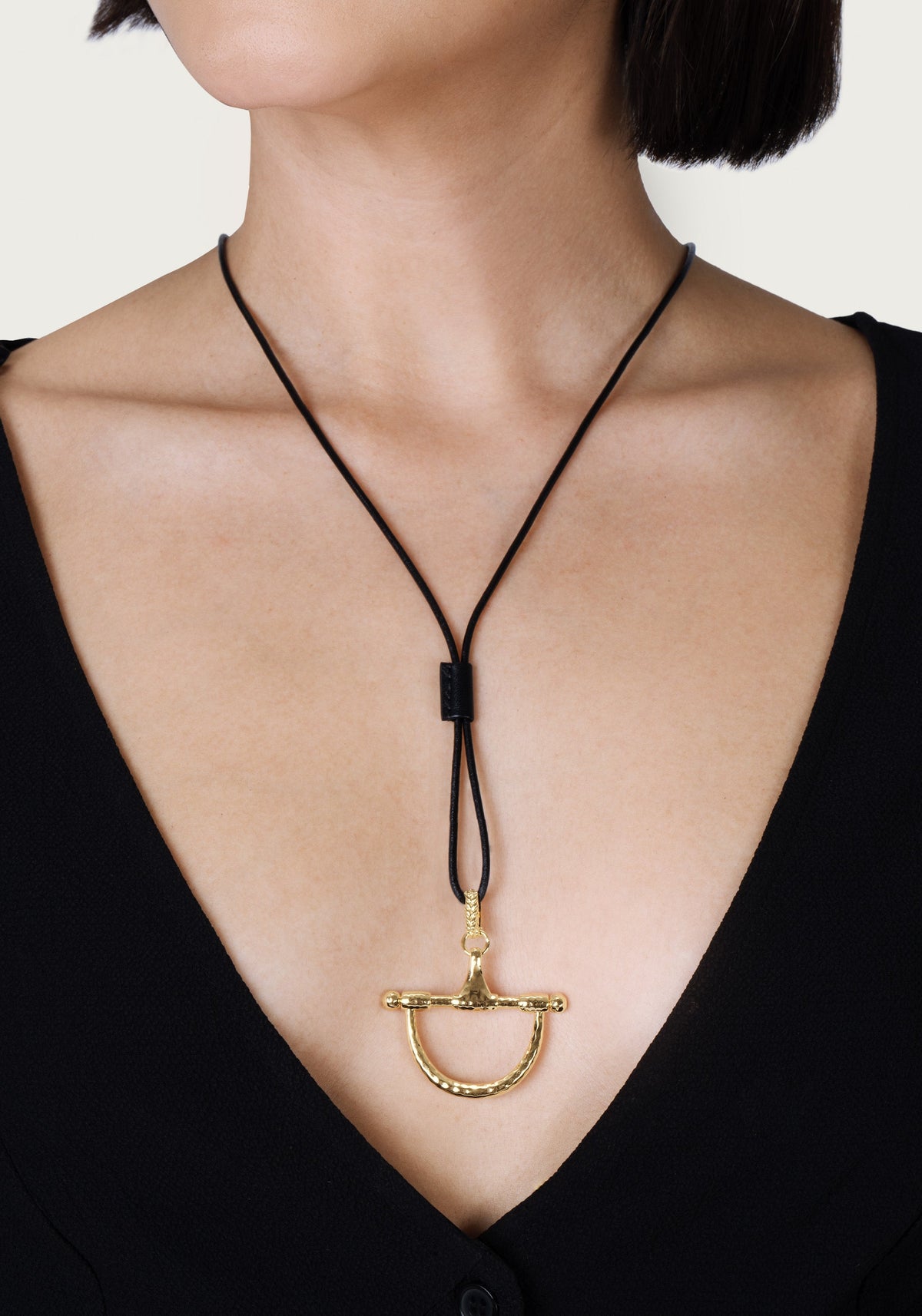 Cheval Medium Bit Pendant, Gold