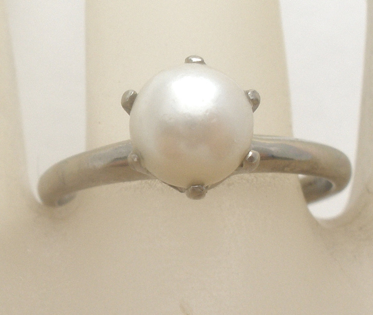 14K White Gold Pearl Ring Size 5