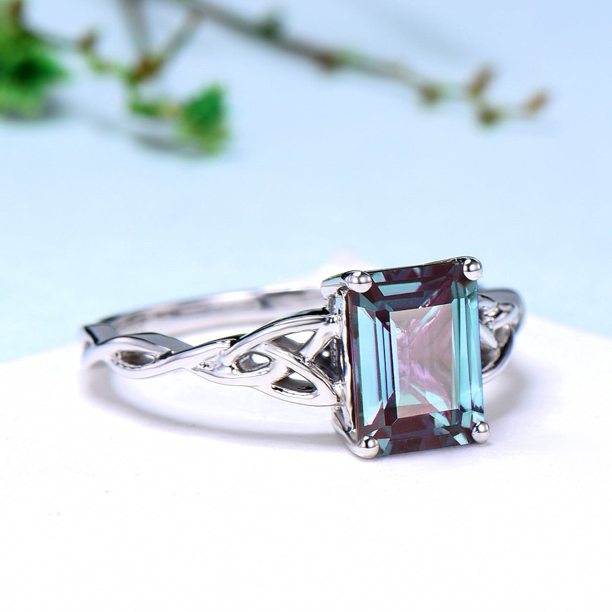 Unique Emerald Cut Alexandrite Ring Celtic Love Knot Alexandrite Engagement Ring Silver White gold Norse Viking Color Changing Wedding Gift