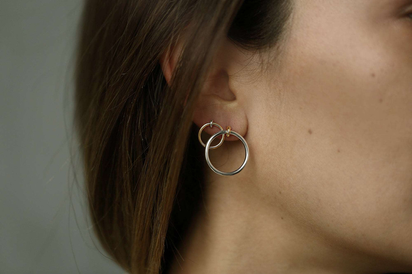 SILVER LARGE KINETIC HOOP EARRING