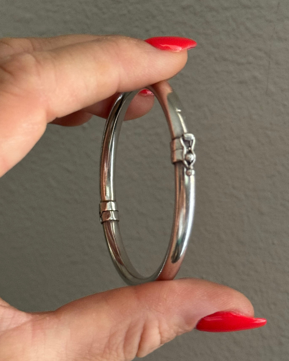 Vintage .925 Sterling Silver Hinge Bangle