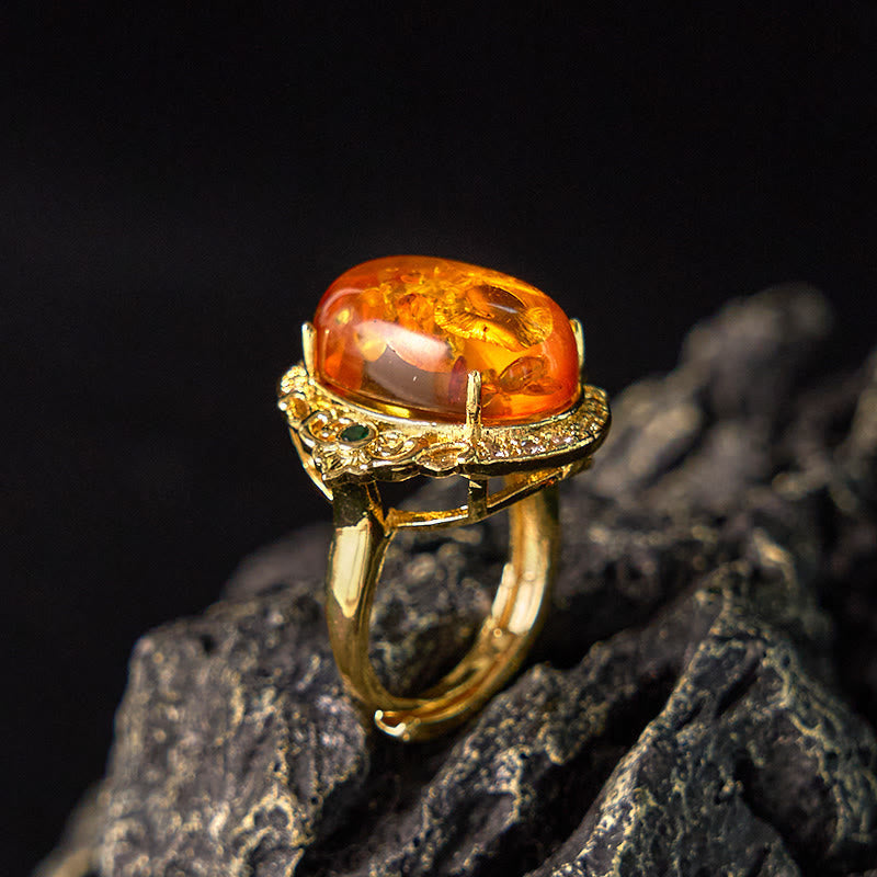 Fortune Jewel Amber Flower Pigeon Egg Pattern Focus Ring