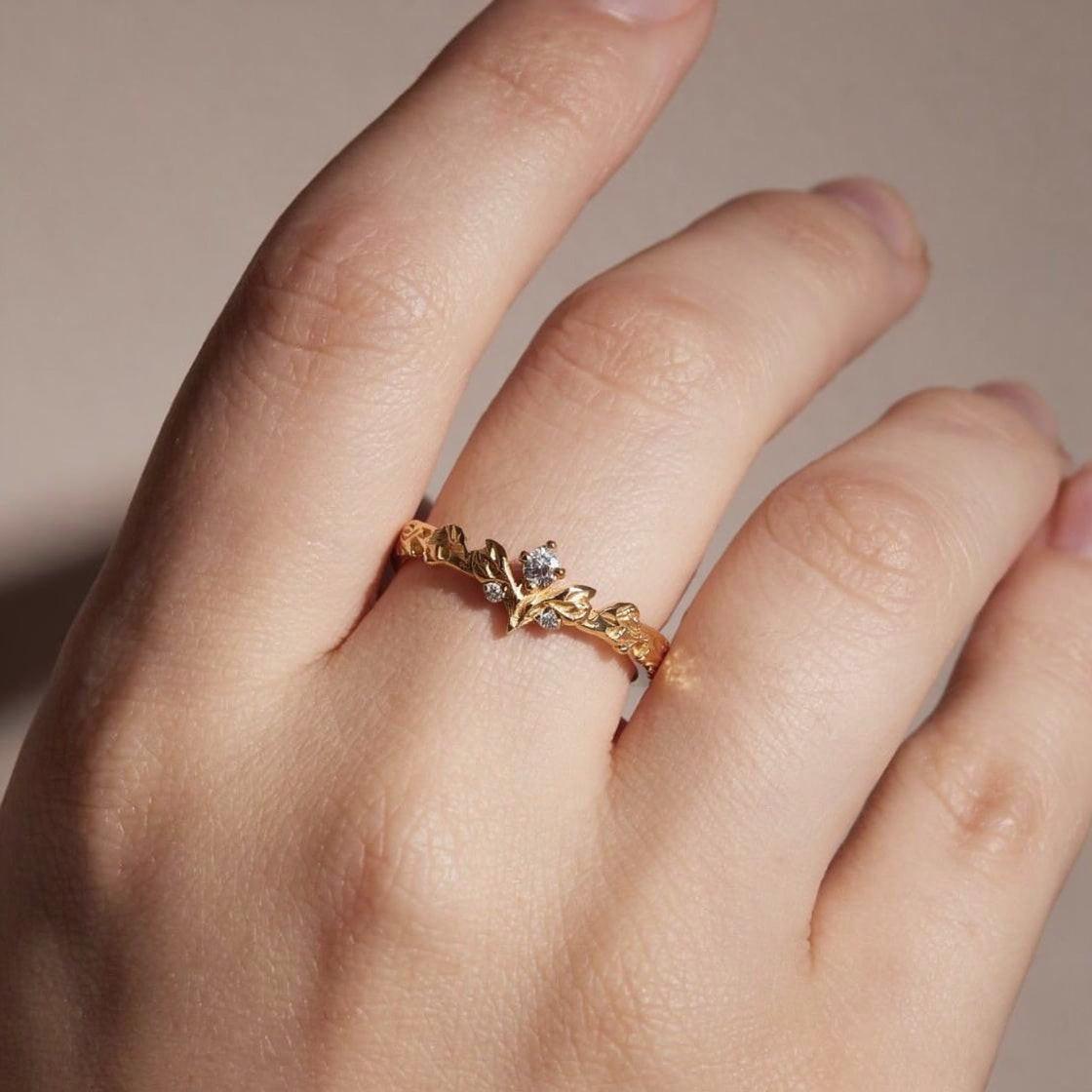 Angel’s Garden | Diamond Leaf Motif Wedding Band