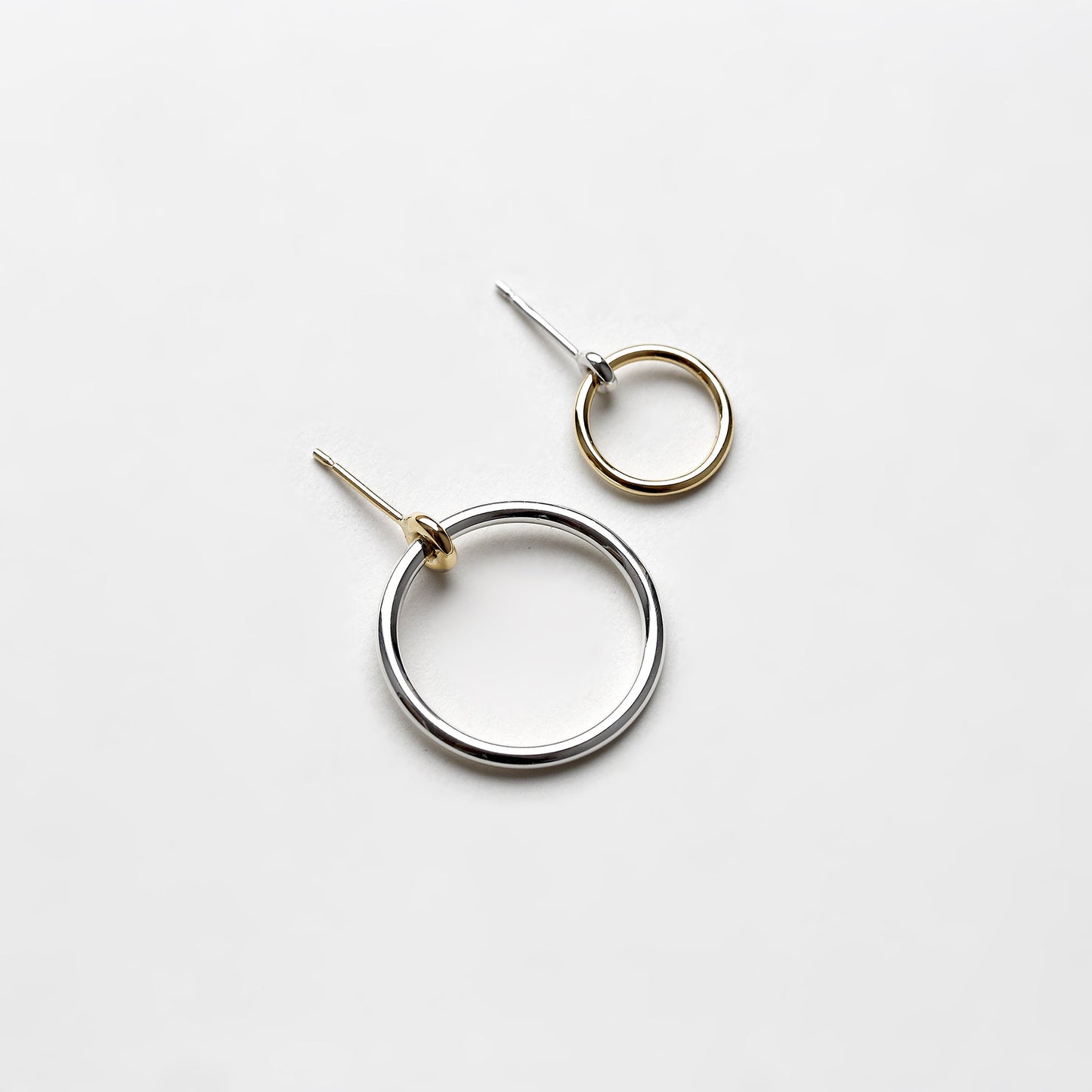 SILVER LARGE KINETIC HOOP EARRING