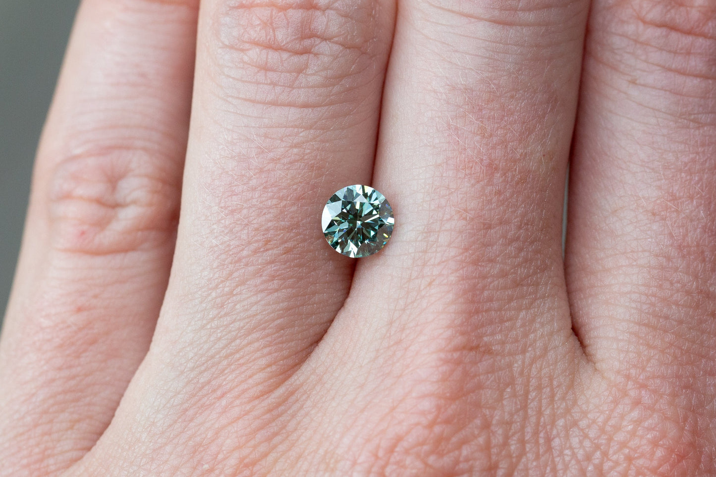 1.04ct Fancy Vivid Green Round Lab Diamond, VS1