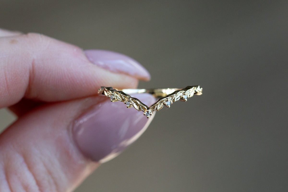 Ready to Ship- Size 6.5, 14k yellow gold Chevron Leafy Wedding Band