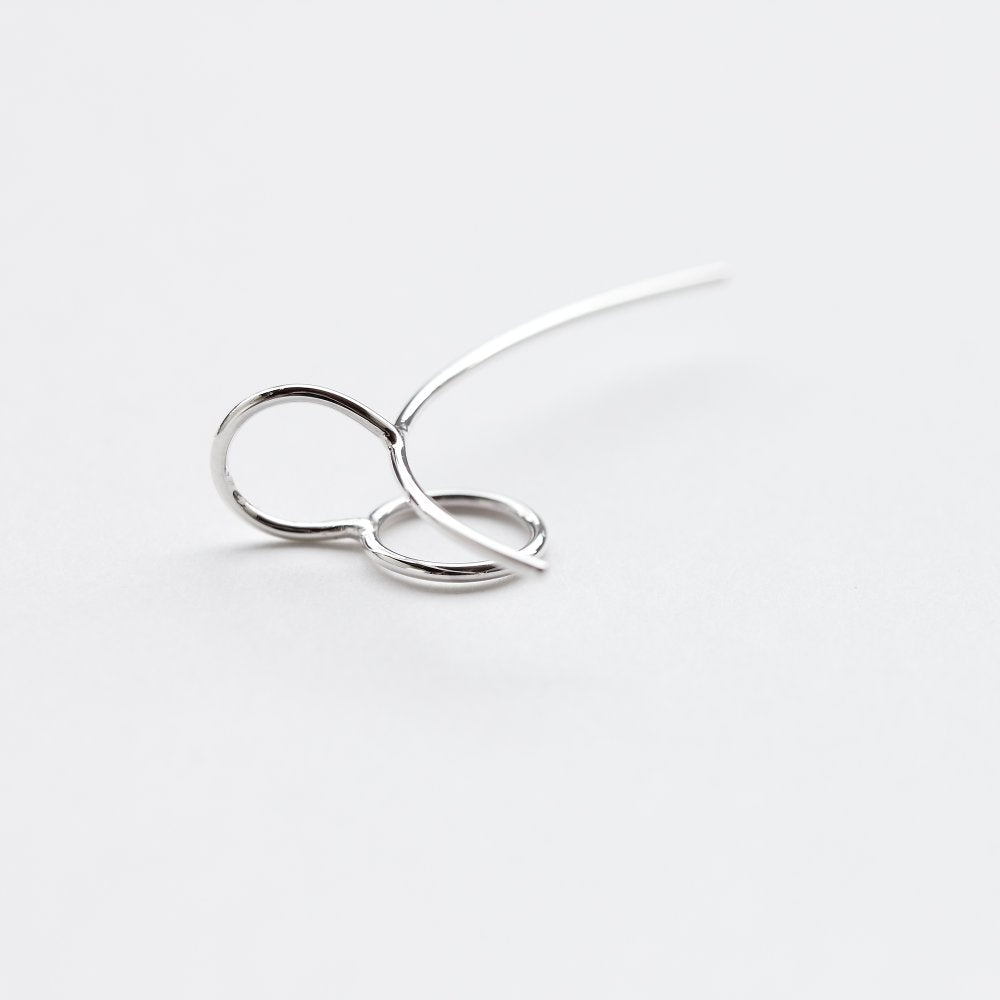 CIRCLE & LONG LINE EAR CUFF
