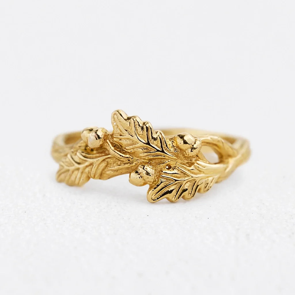 The Gentle Oak | Oak Leaf & Acorn Wedding Band
