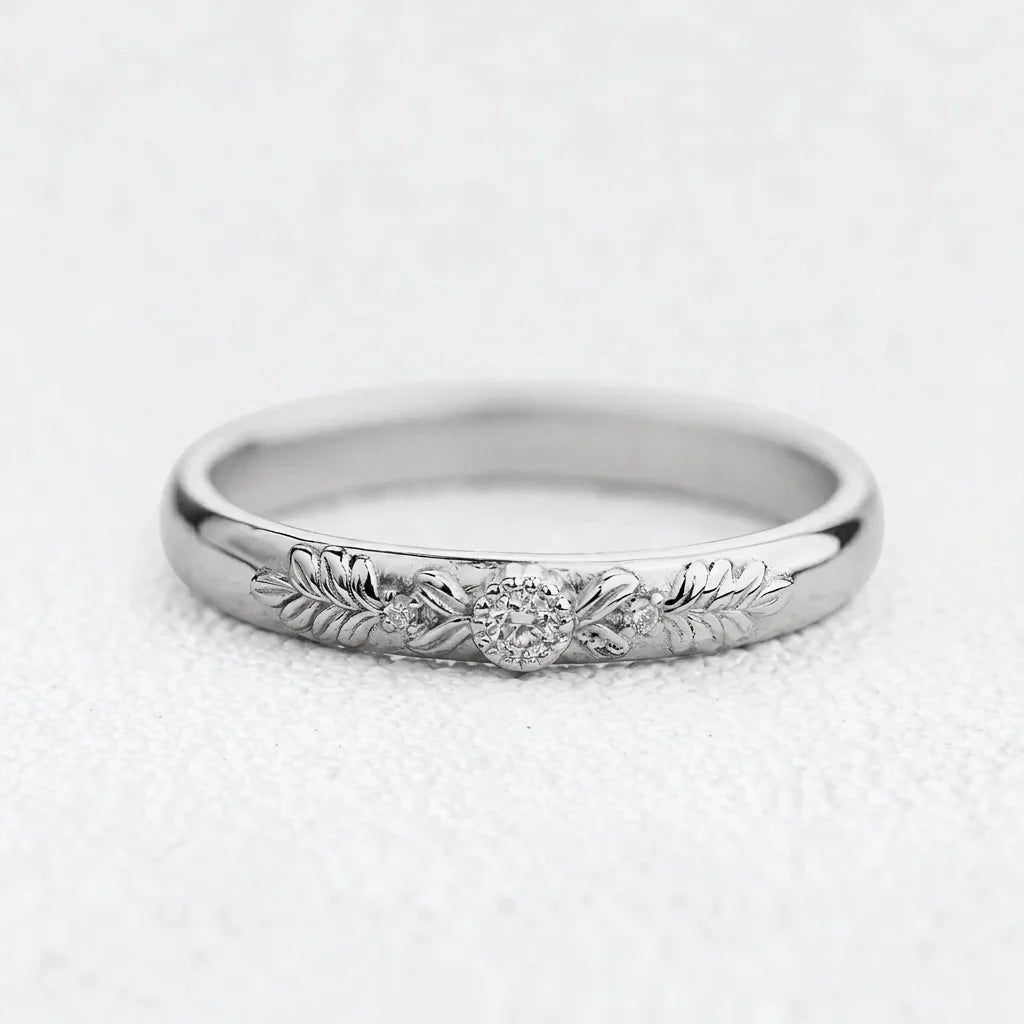 Ivy’s Wreath | Diamond Trio Wedding Band