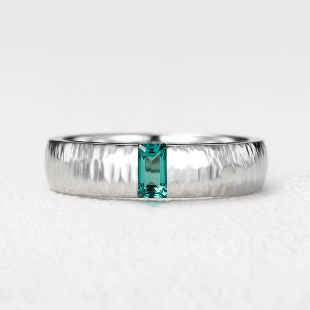 Marcus’s Keystone | Hammered Emerald Men’s Band
