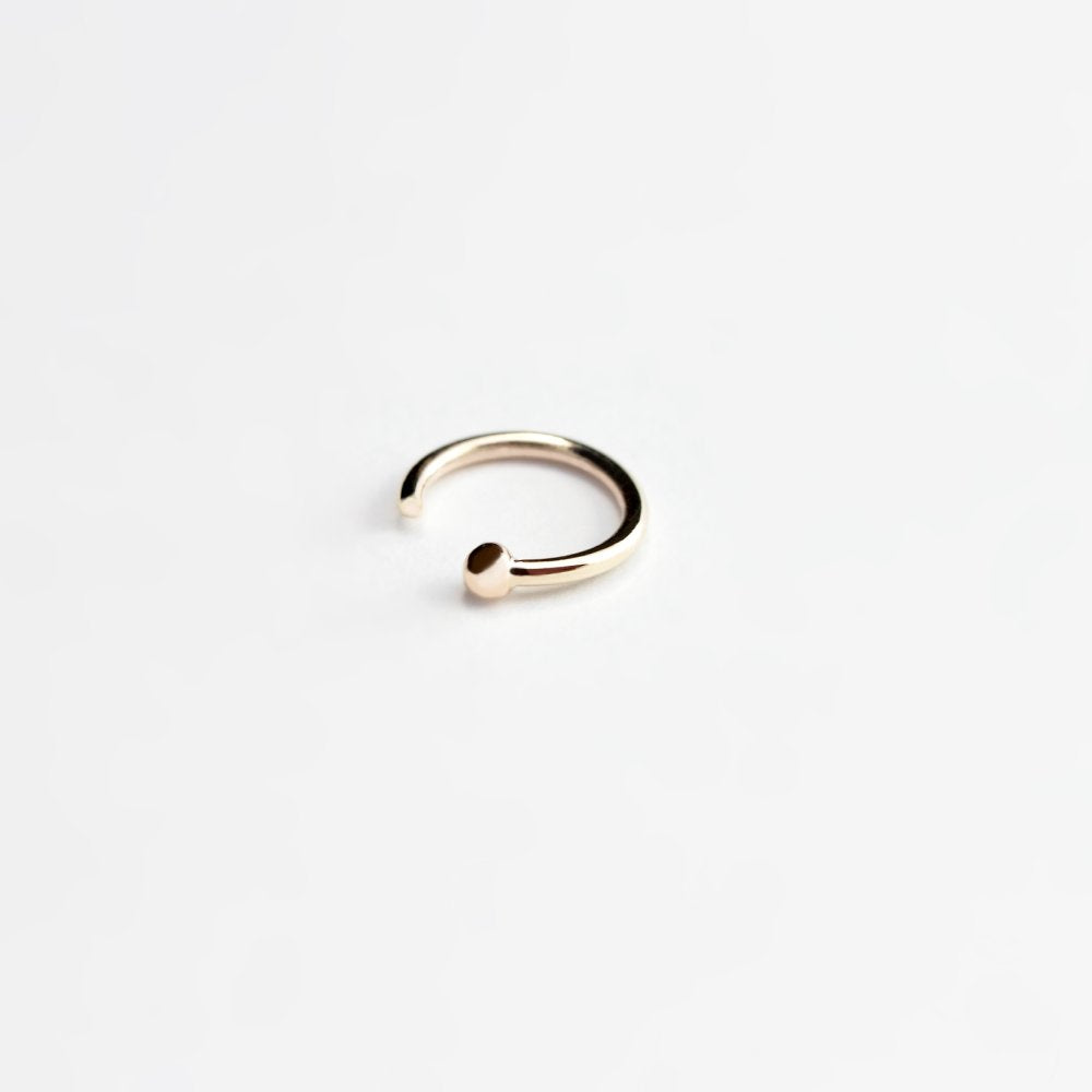ESSENTIAL DOT GOLD HOOP EARRING