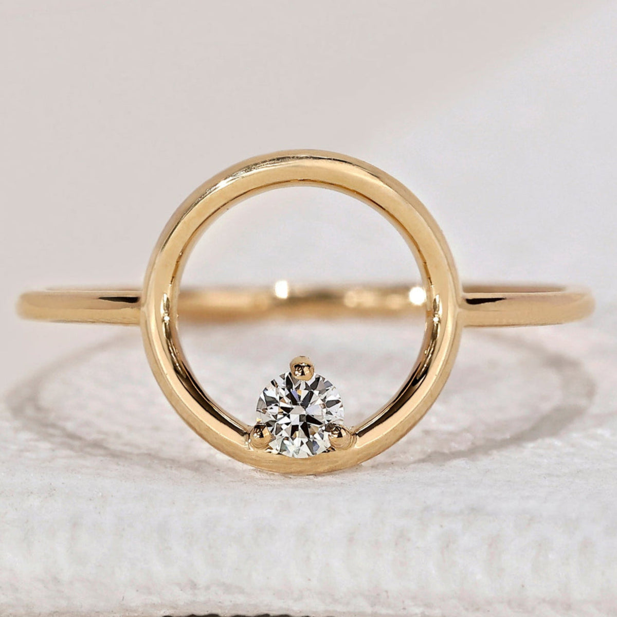 Round Diamond Open Circle Ring