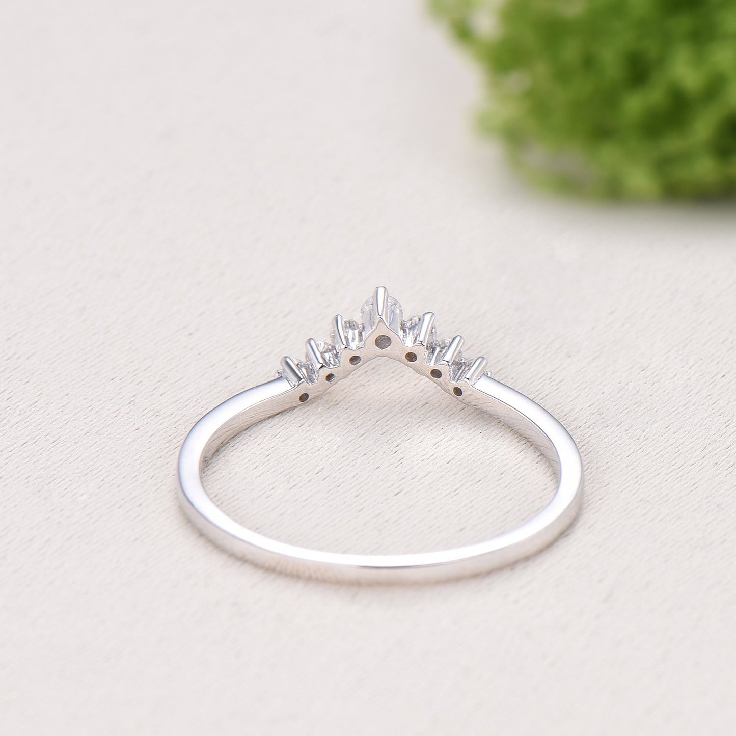Curved moissanite wedding band women-penfine01