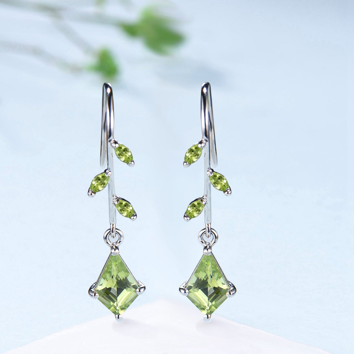 Vintage kite peridot earrings Unique pinwheel earrings marquise peridot drop stud earrings