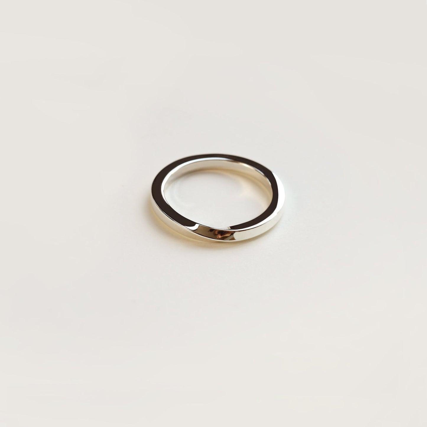 MEDIUM TORSION RING