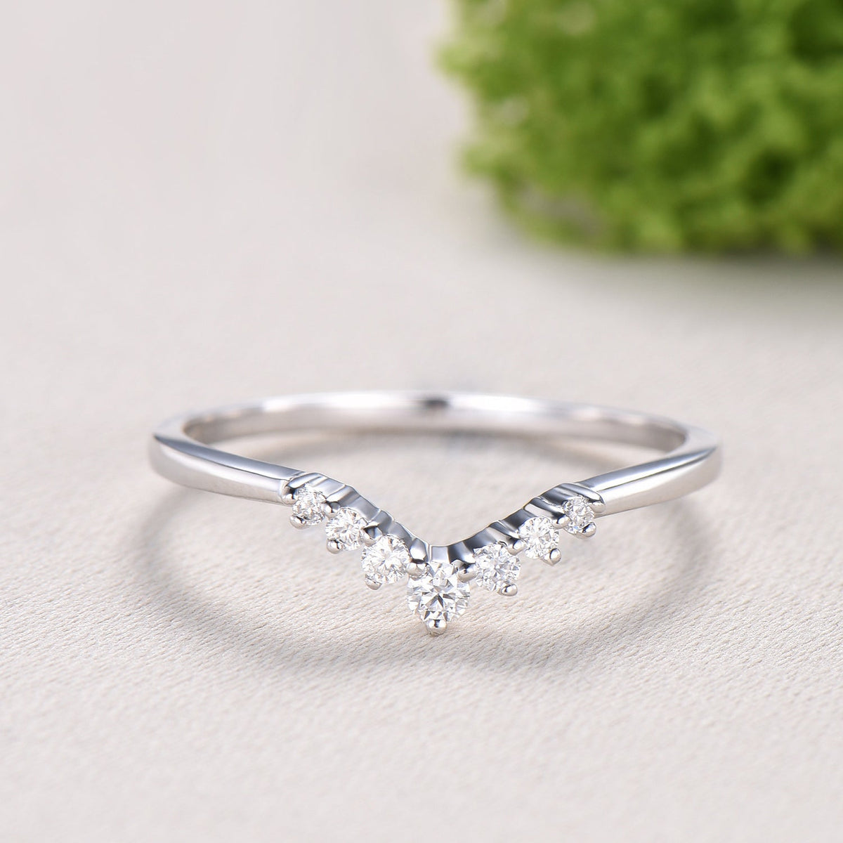 Curved moissanite wedding band women-penfine01