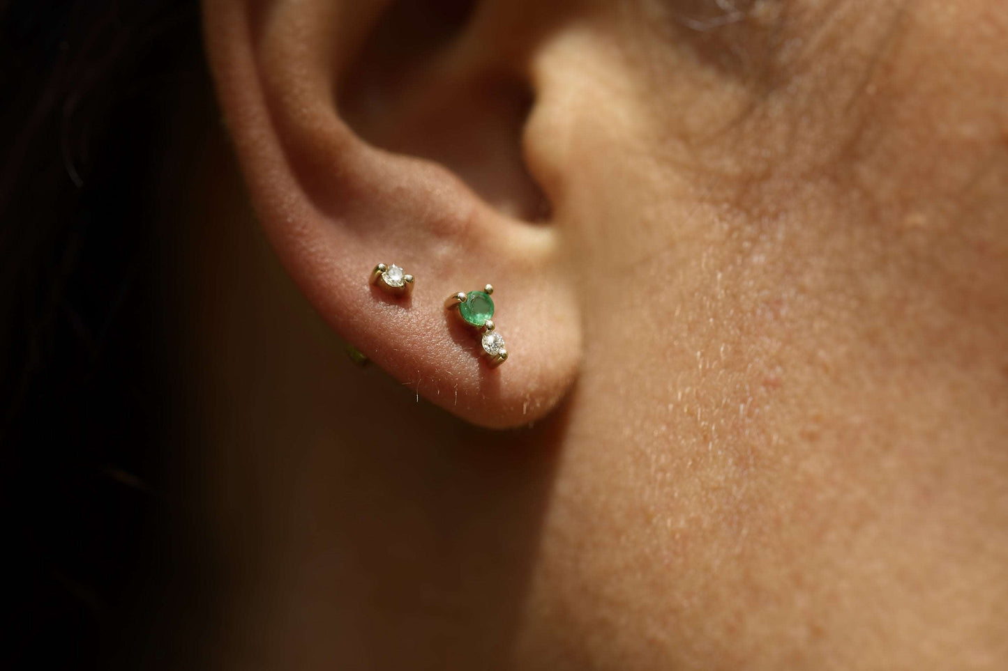 EMERALD AND DIAMOND STUD