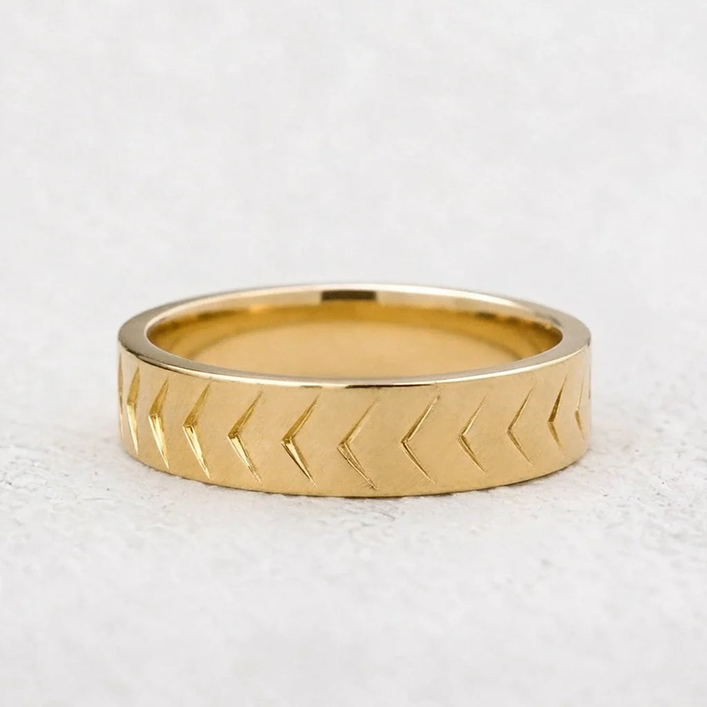 Arrow Edge | Polished Men’s Wedding Band