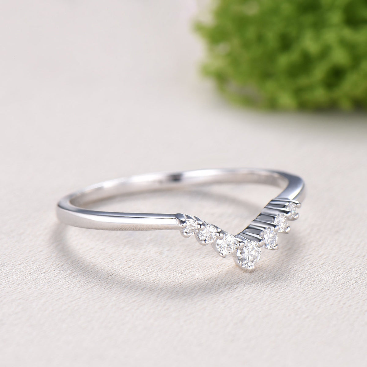 Curved moissanite wedding band women-penfine01