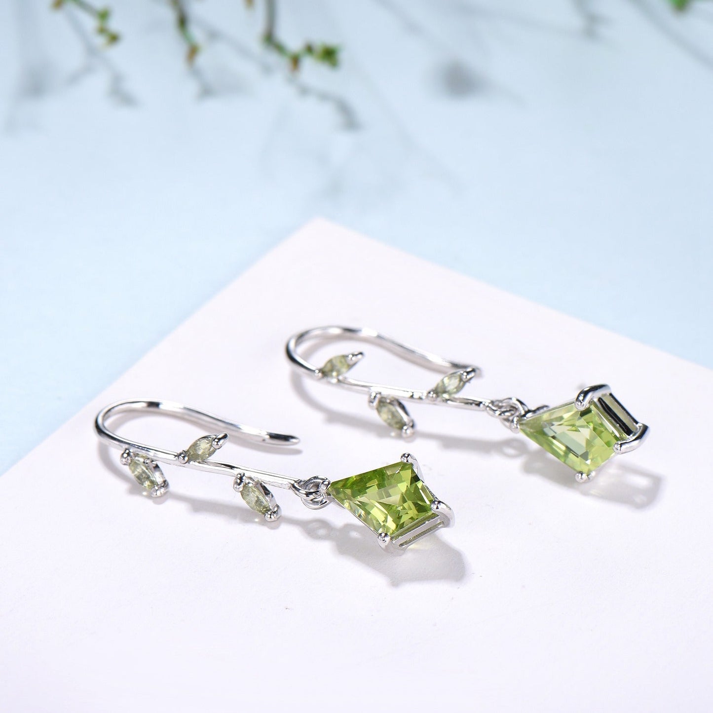 Vintage kite peridot earrings Unique pinwheel earrings marquise peridot drop stud earrings