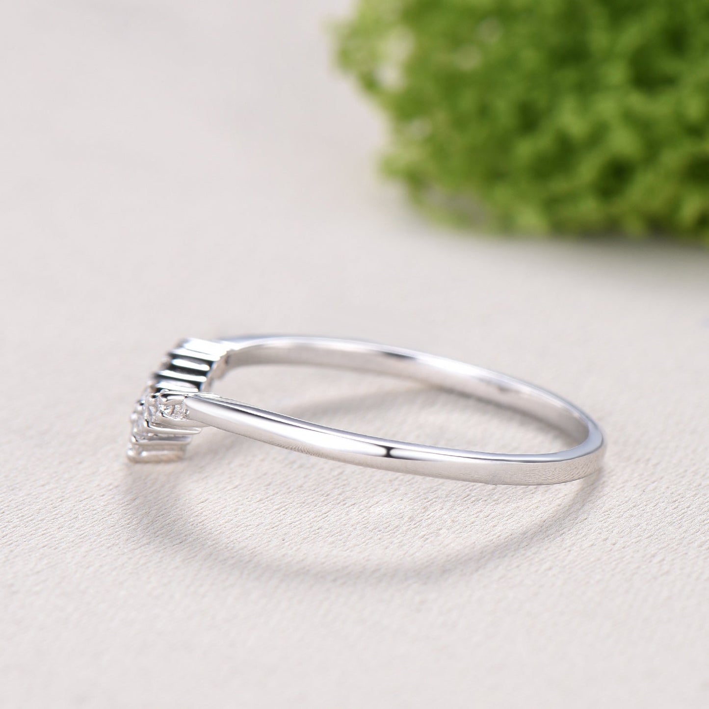 Curved moissanite wedding band women-penfine01