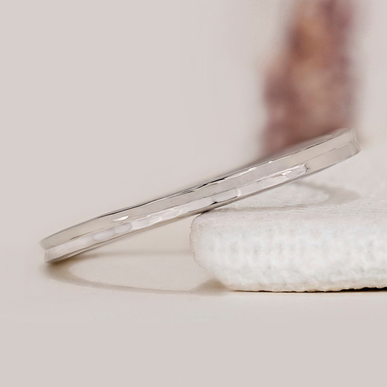 Shiny Polish White Gold Wedding Band