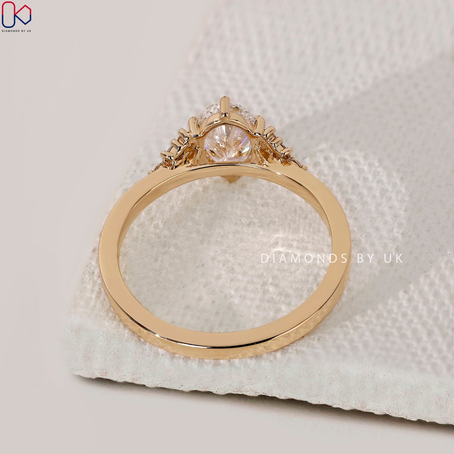 Oval Shaped Engagement Ring With Muse Setting
