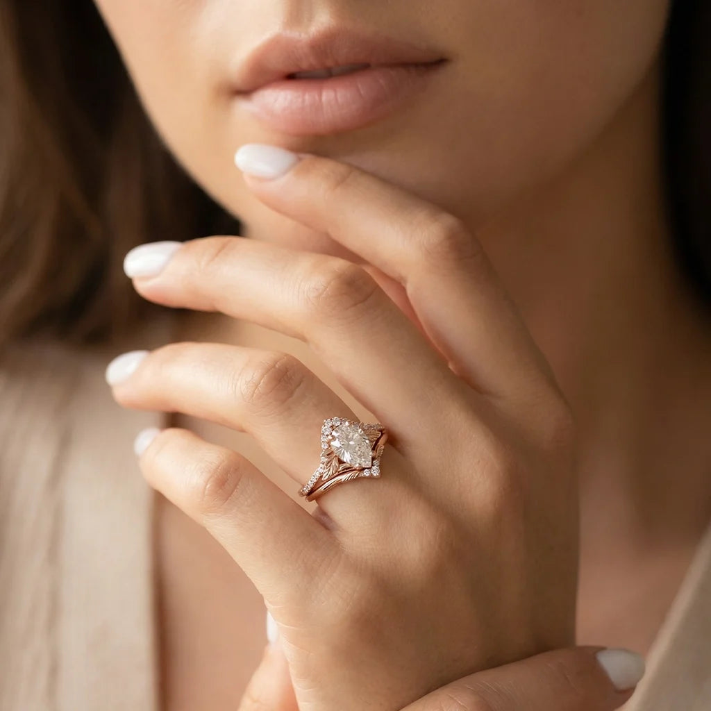 Victoria’s Griffin | Vintage Diamond Halo & Leaf Bridal Set 2pcs