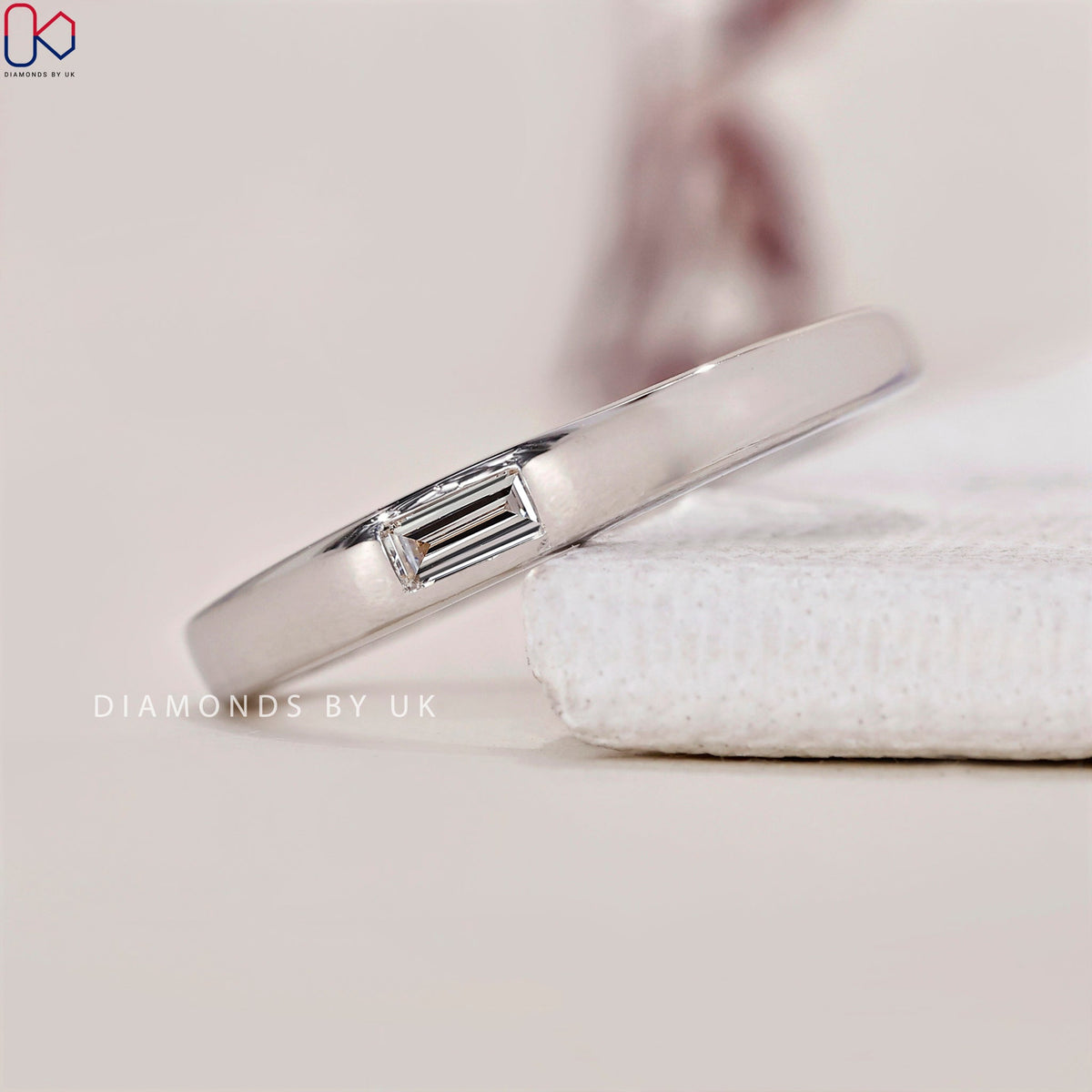 Flush Set Wedding Band – Baguette Diamond