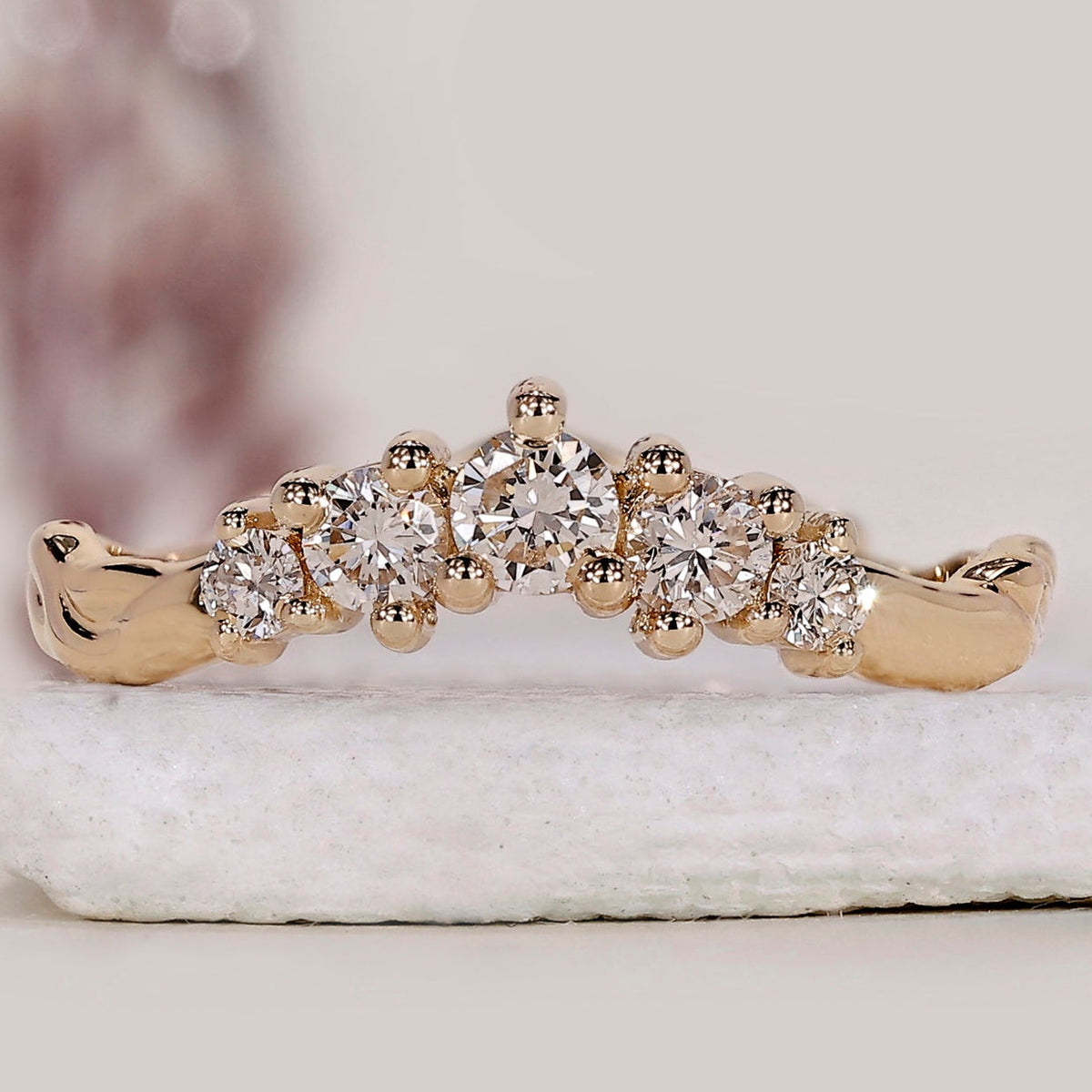 Round Diamond Art Deco Wedding Band