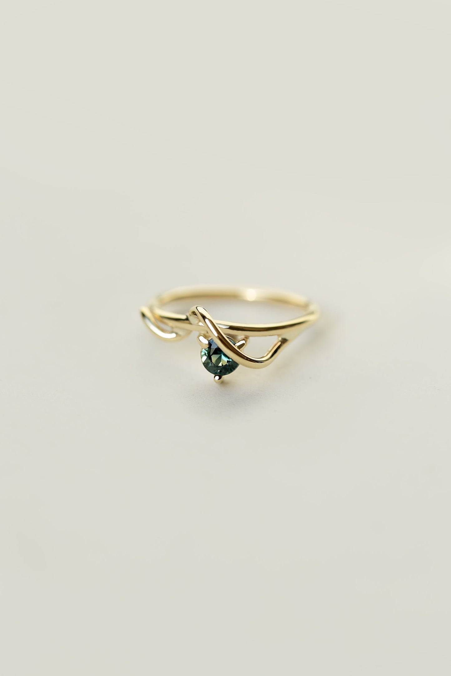 SAPPHIRE VINE RING