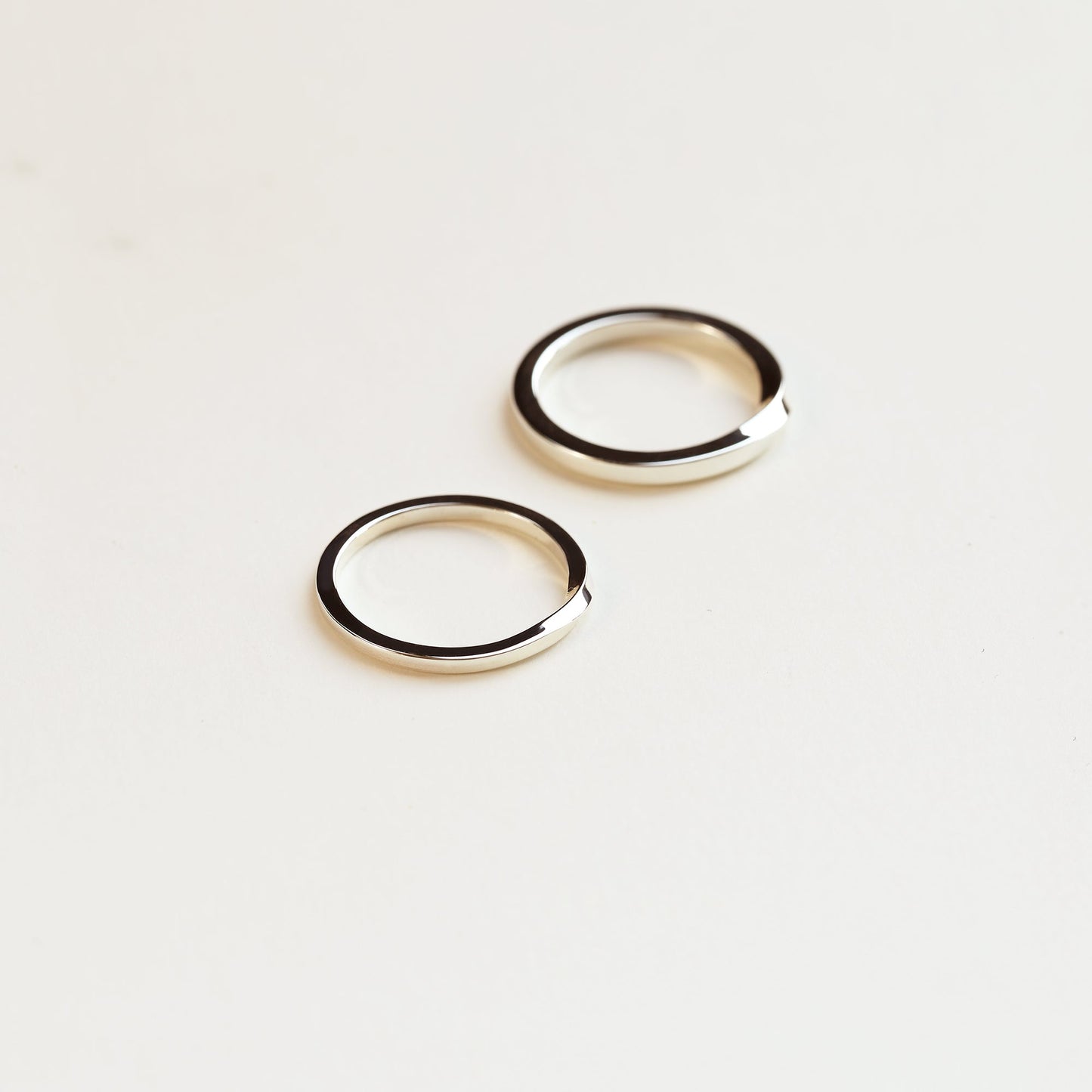 MEDIUM TORSION RING