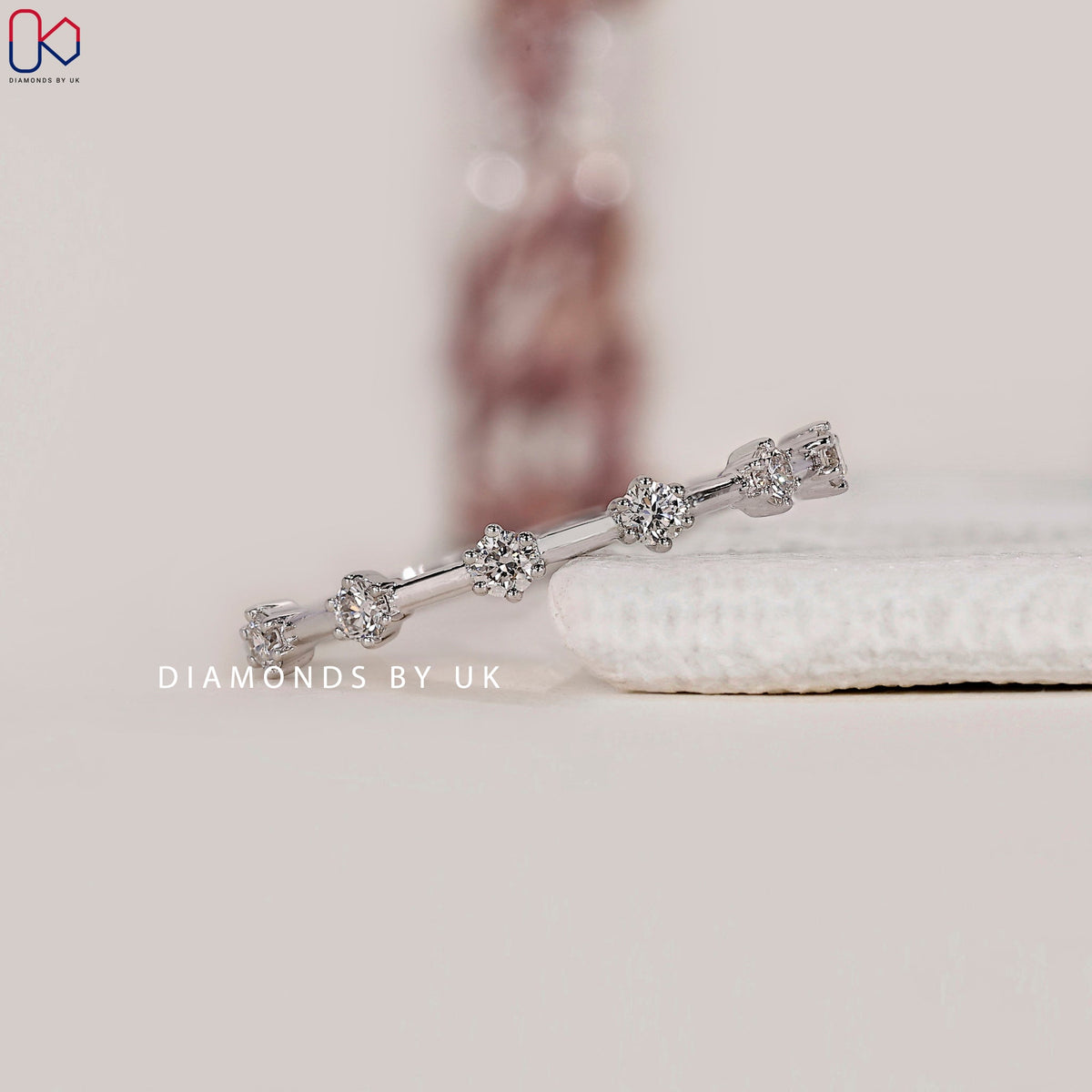 Round Cut White Gold Diamond Wedding Band