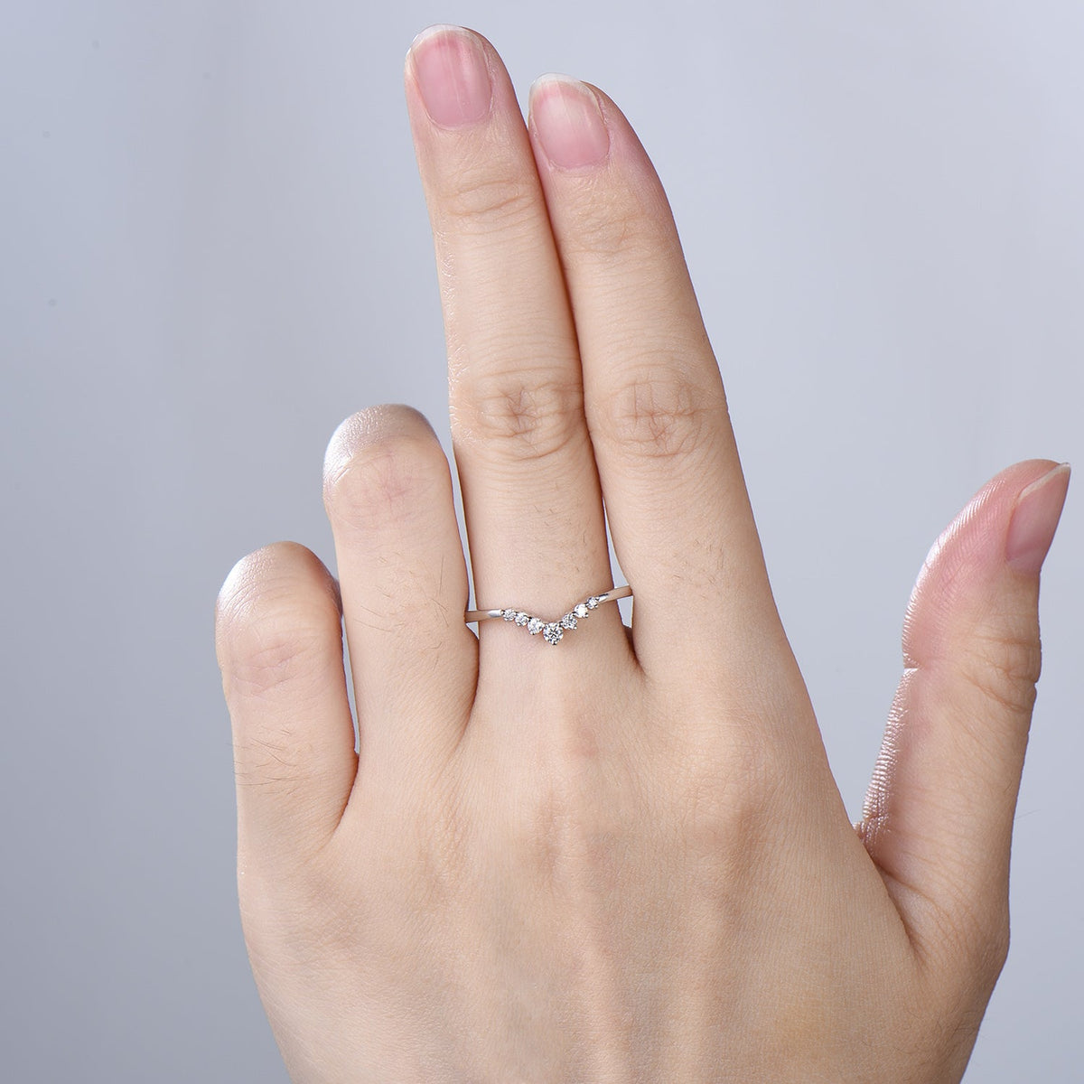Curved moissanite wedding band women-penfine01