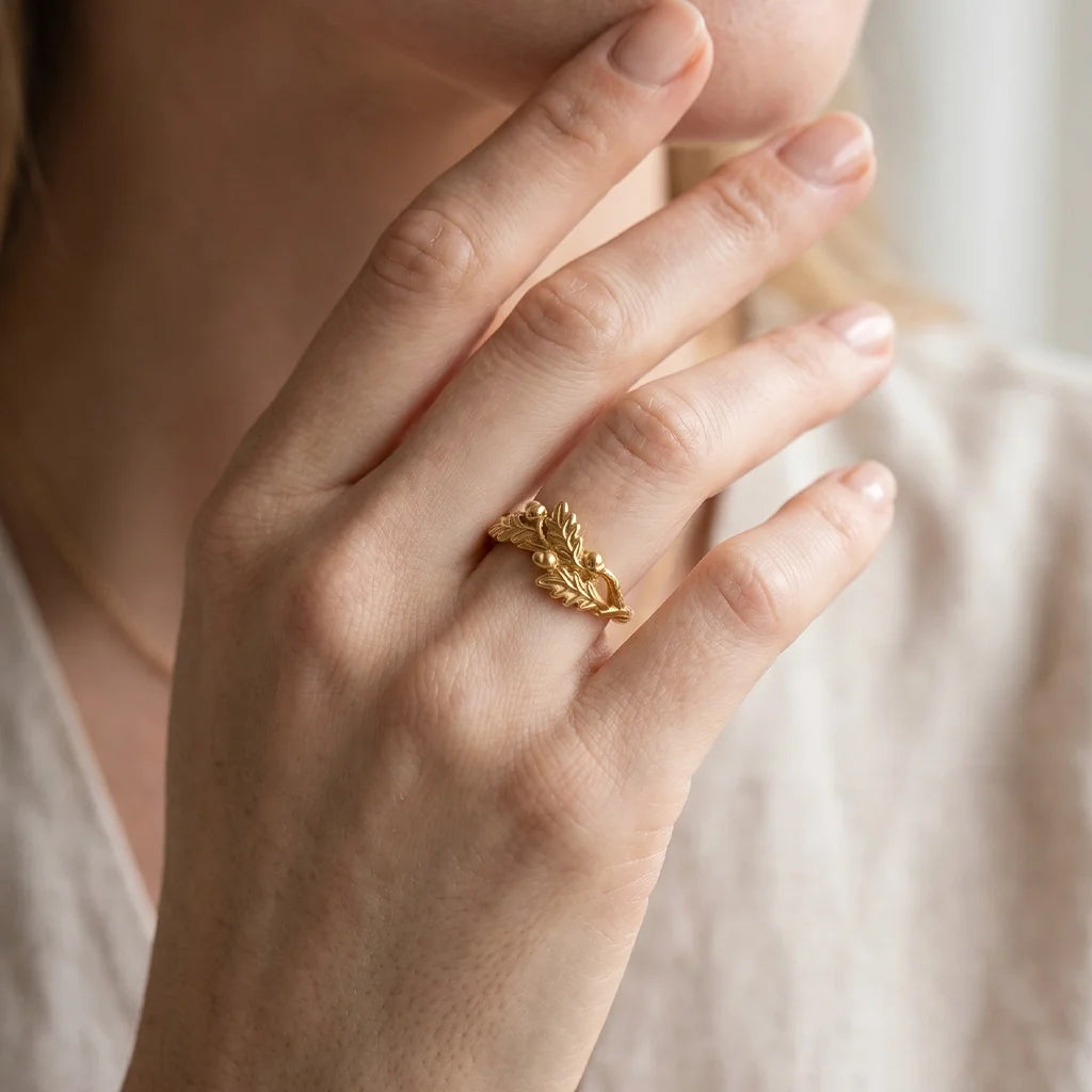 The Gentle Oak | Oak Leaf & Acorn Wedding Band